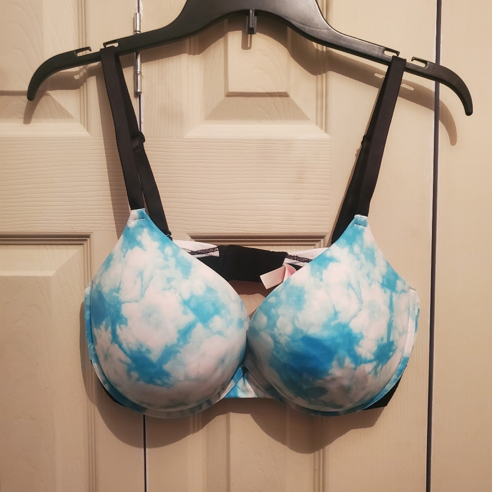 Pink Victoria Secret Bras